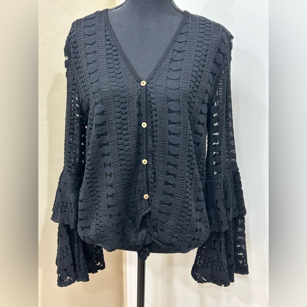 Hummingbird crochet-look top- size large